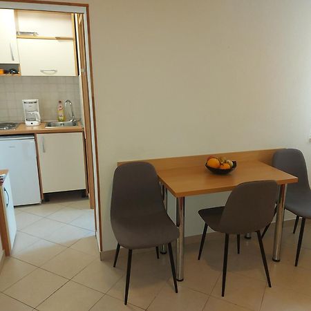 Apartmani Neva Макарська Екстер'єр фото