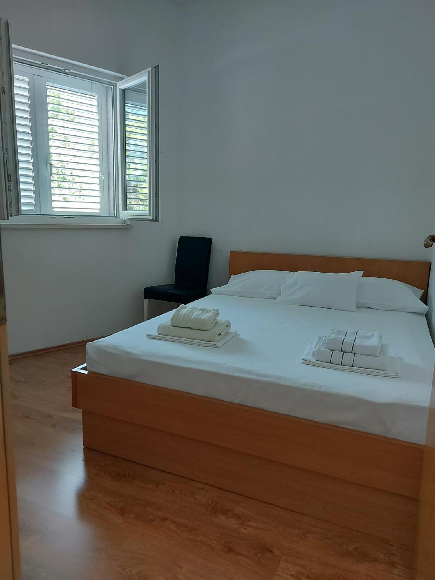 Apartmani Neva Макарська Екстер'єр фото