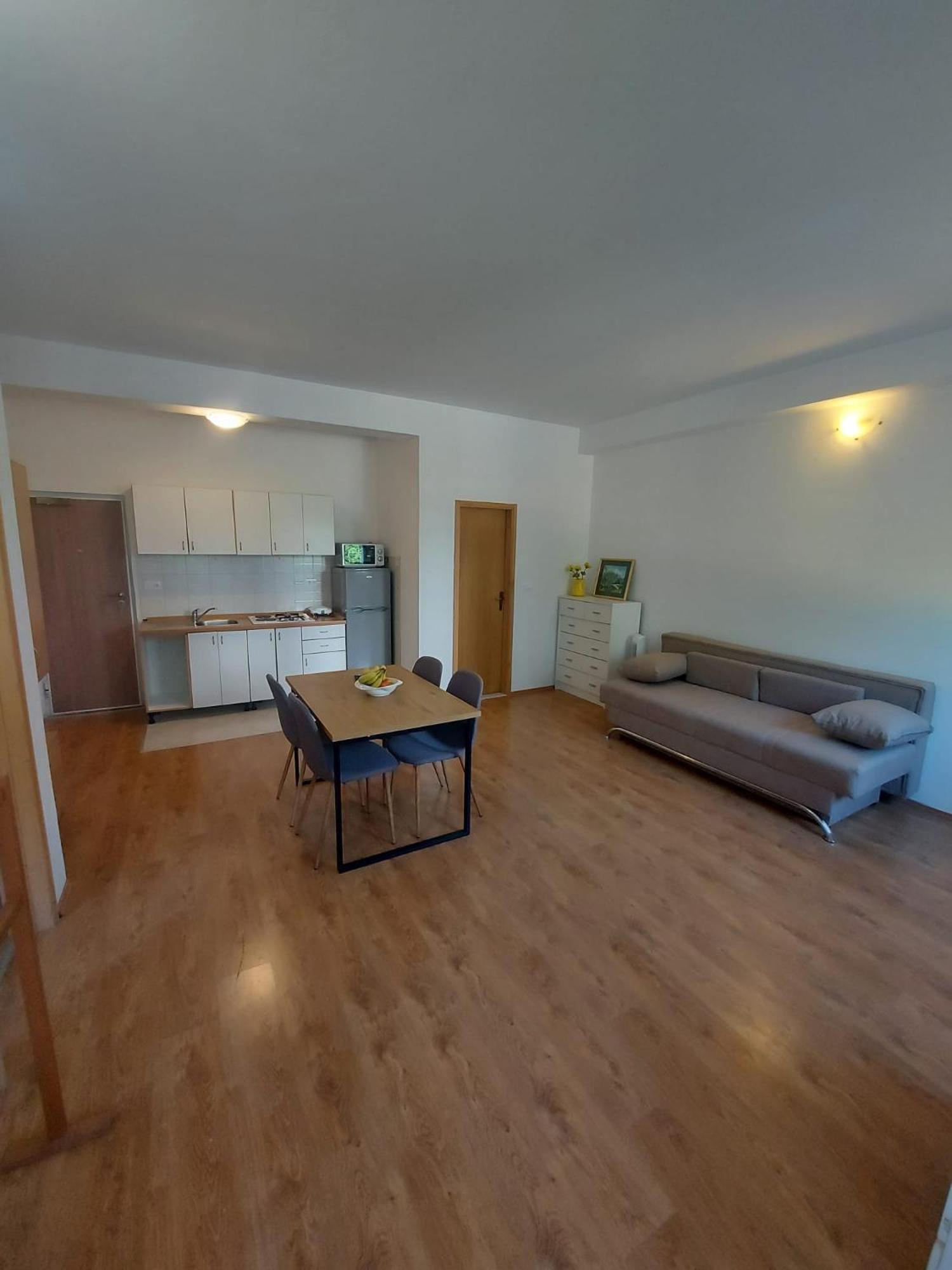Apartmani Neva Макарська Екстер'єр фото