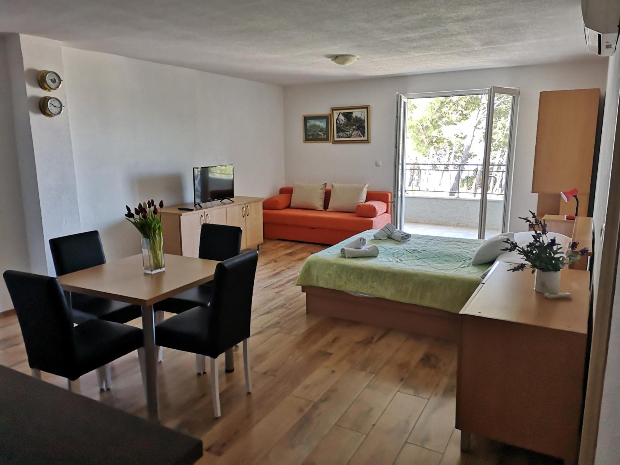 Apartmani Neva Макарська Екстер'єр фото