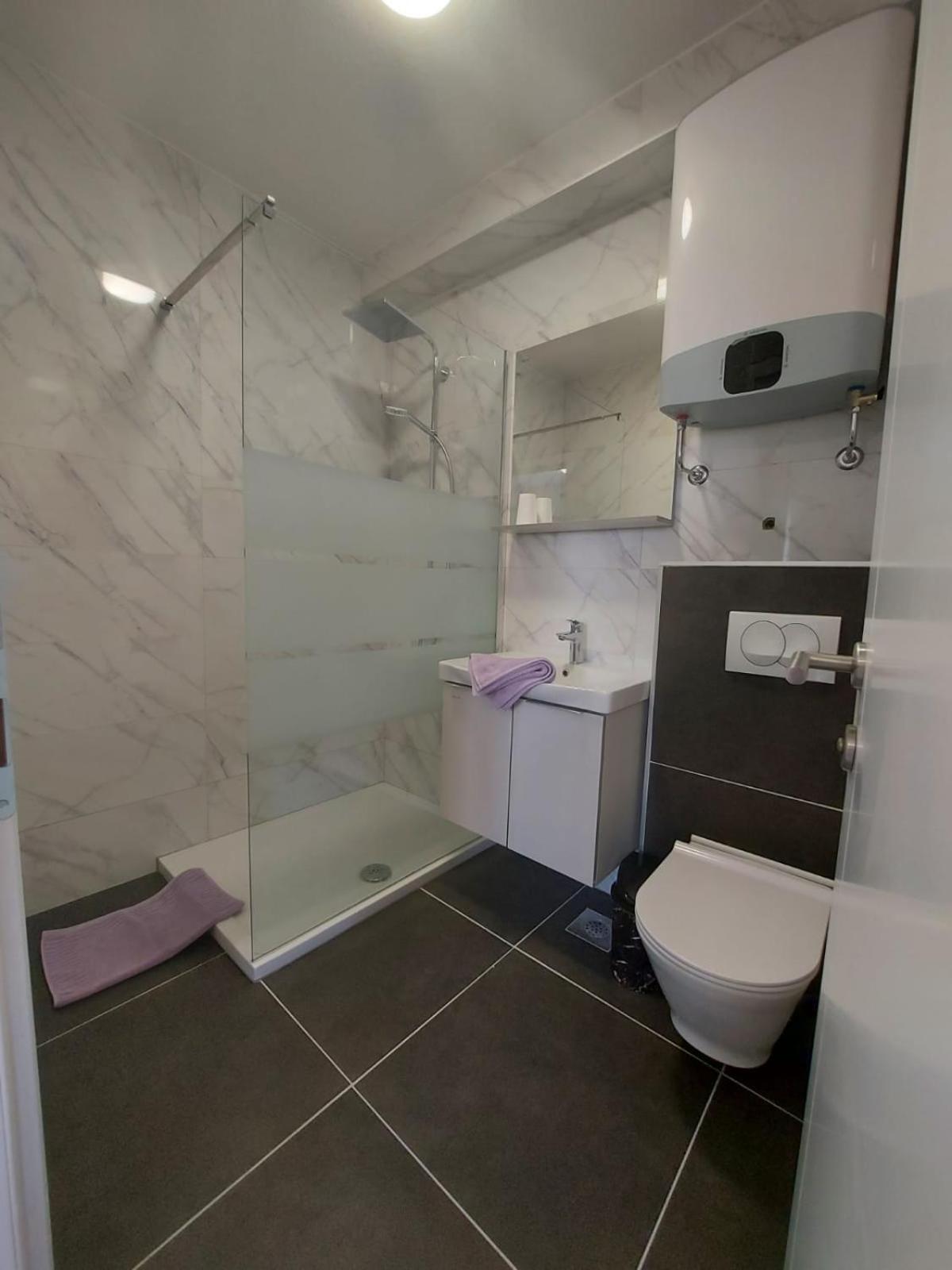 Apartmani Neva Макарська Екстер'єр фото