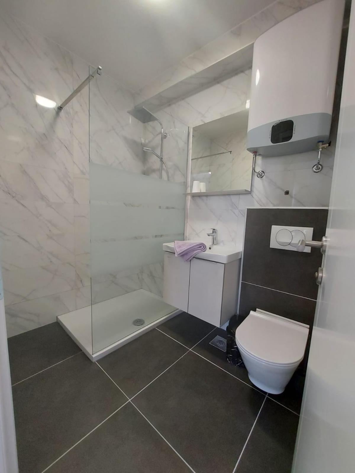 Apartmani Neva Макарська Екстер'єр фото